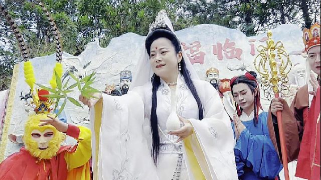 许新年心愿就去东莞观音山，陪着家人朋友来登高许愿，尤为重要，愿2025年好运连连、事业有成