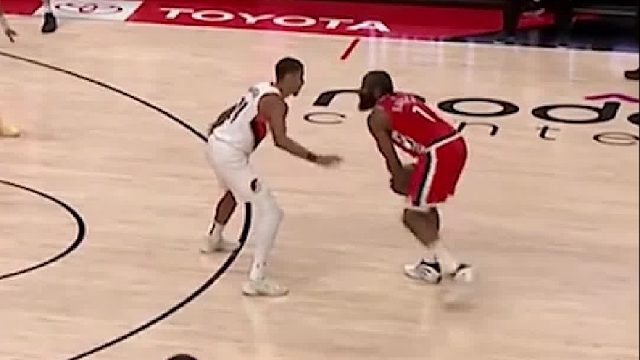 快船118-89开拓者，哈登三节打卡正负值 13，砍下19分6助攻