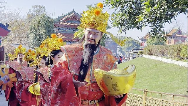 迎财神，接财神；东莞观音山财神祝您财源滚滚，大吉大利