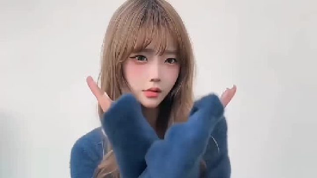 你的面容是最先迎接光明的那片云彩。