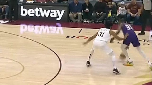 太阳92-118骑士，杜兰特全队最高23分，布克15分6次失误