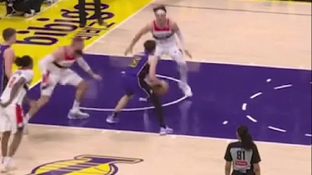 湖人111-88奇才，詹姆斯21 10 13，史上三双最年长球员