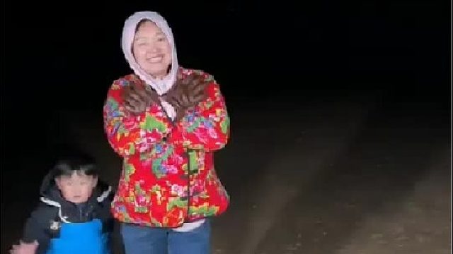 户外赶海抓海鲜