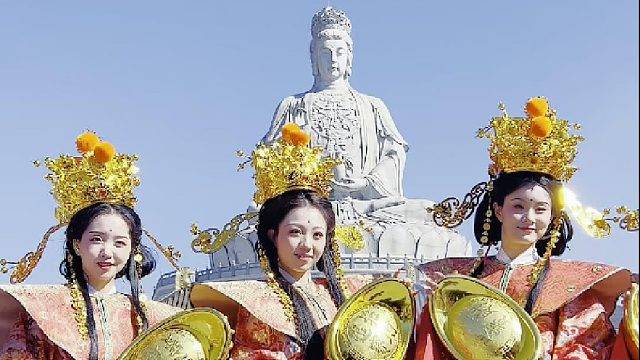 财神到，东莞观音山愿您财气围绕，金银投怀送抱
