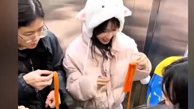 别人给的不能吃，自己拿的没问题。