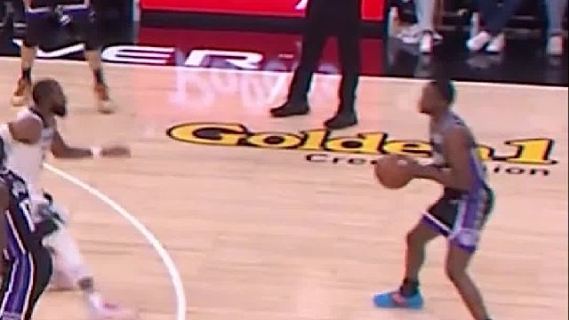 知名记者shams报道，国王将福克斯交易至马刺，7年生涯场均21.5分