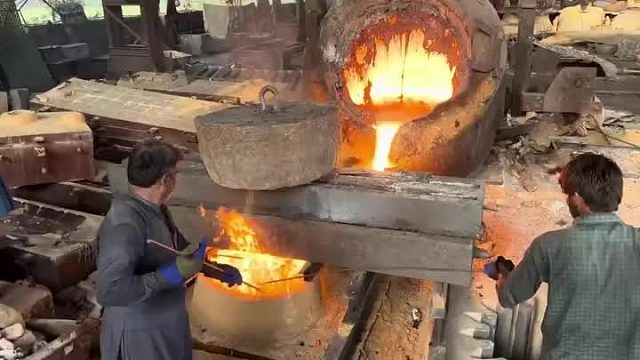 巴基斯坦师傅制作大型齿轮全过程