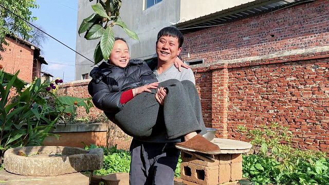 夫妻要彼此相互理解，共同分担家务，家才有幸福的模样