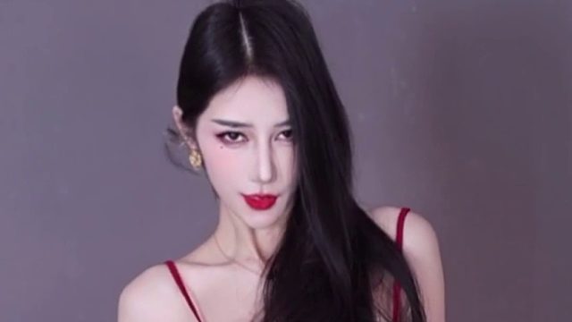 红裙黑丝太绝了