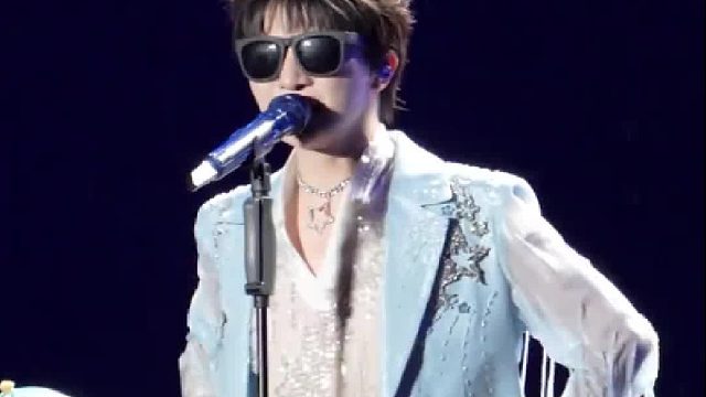 周深变魔术主打一个露馅