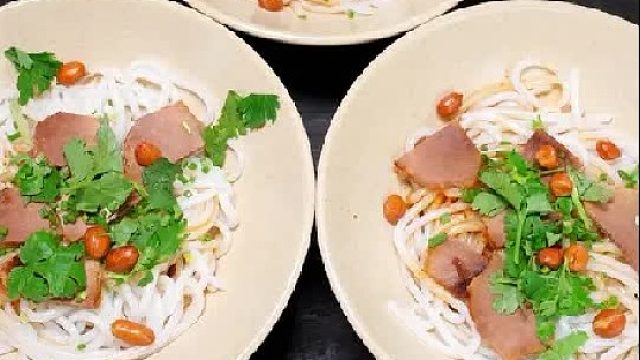 你们数数宇姐一口气吃了几个蛋.