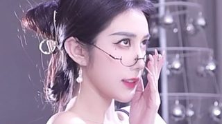 【車?yán)习迥亍繘](méi)有什么可以困住我