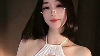 【劉鈔鈔cc】喜歡姐姐穿白色給你看嗎