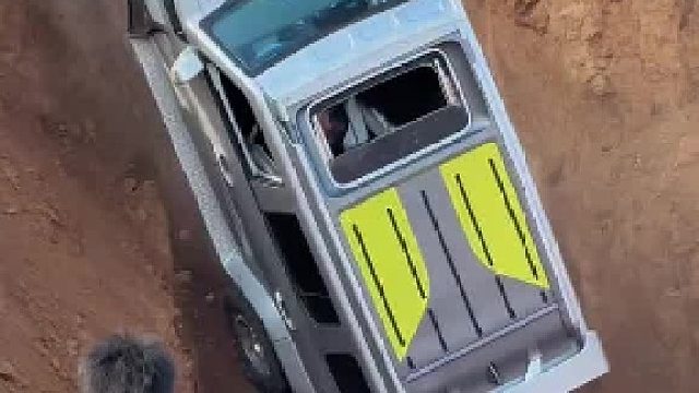 赛博坦克冲破失败，翻车现场