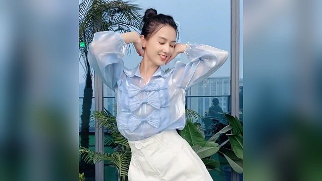 黄圣依又回来了真是被埋没了这么多年