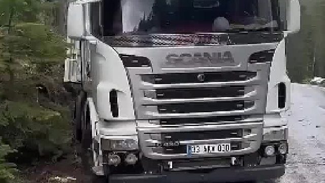 来近距离感受下，80万的斯堪尼亚牵引车，性能有多强悍！