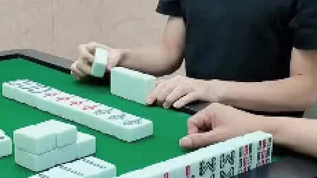 哦吼！呼叫全湖北卡五星高手。进来指点哈！这牌你怎么打呢？