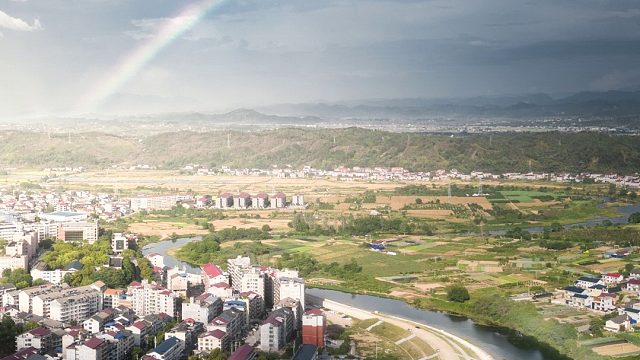 在创业中颠覆与创新如同双螺旋紧密交织