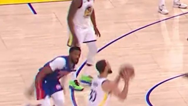 库里生涯里程碑，一记三分把自己带进，2万5千分俱乐部