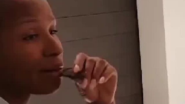 老詹在模仿詹姆斯比赛中获得第二名