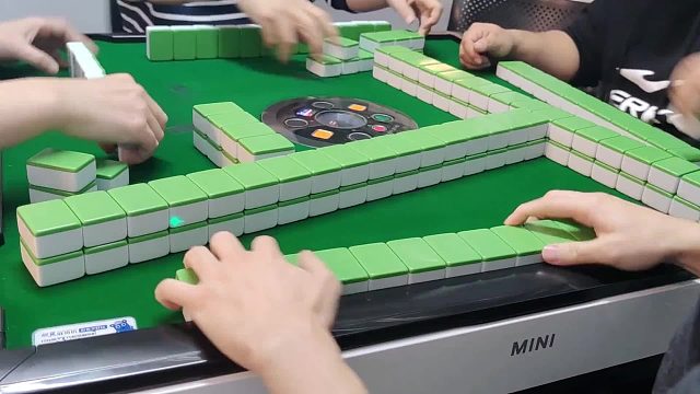 长春麻将实战 _ 有股力量收不住啦