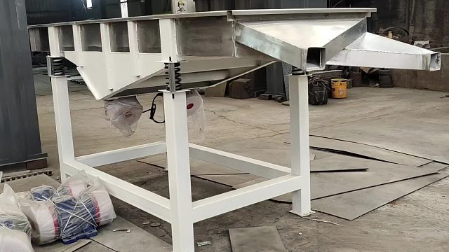 脱水型阻燃颗粒降温振动筛  脱水振动筛  降温风冷