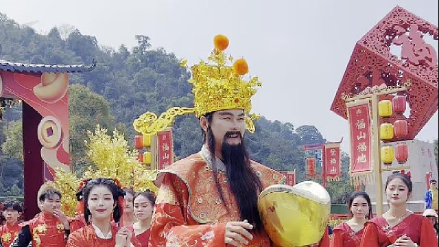 财滚滚，福旺旺；东莞观音山财神祝您四季发财，好运常伴