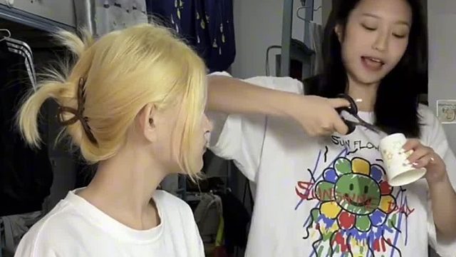 生活中的“实用小妙招”，头好痒要长脑子了#生活小妙招 #看一遍笑一遍