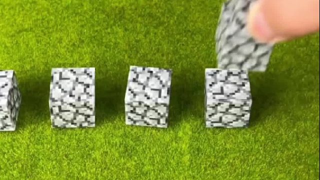 用磁力积木建造村民的小屋！