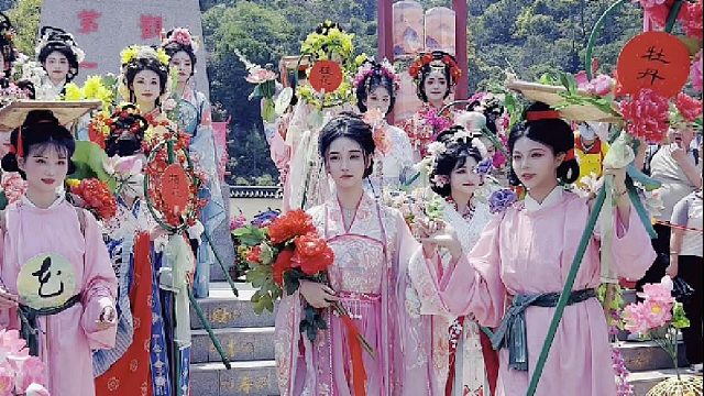 春游福山，踏青许愿正当时；陪着家人朋友来东莞观音山，游园赏景互动，共贺花朝