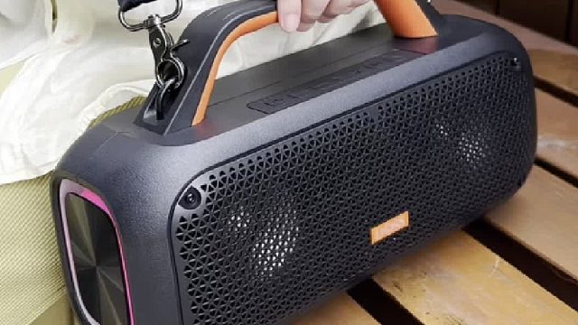 户外露营必备！震撼低音大功率蓝牙音箱，畅享音乐无惧风雨