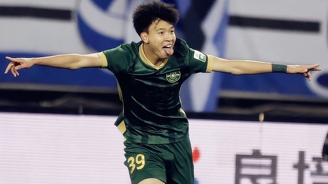 搞笑乌龙！18岁王钰栋威胁有多大？任航吓得“兜射”自家球门