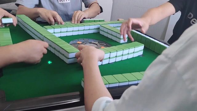 长春麻将实战 _ 别看进度条啊~那不剧透了么