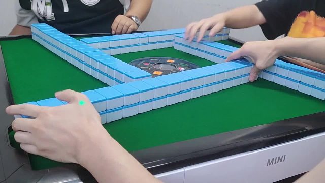 长春麻将实战 _  就是下张 属于男孩子的快乐