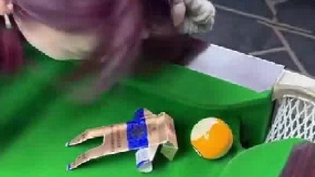 这撩头发的动作简直爱了