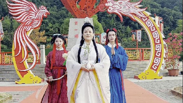 这一天，陪着家人来东莞观音山踏青赏景，登高许愿