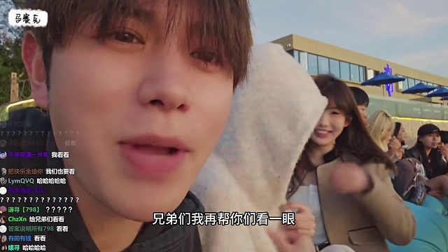 当童得知蔓越莓穿比基尼出门，当场反复观看，最后还有额外收获！