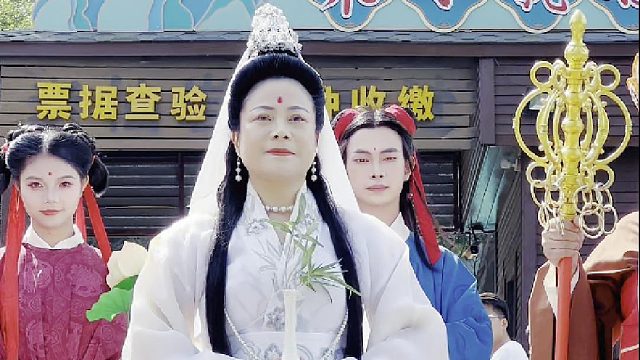 周末，陪着家人来东莞观音山登高许愿，尤为重要！