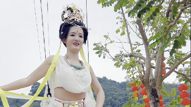 慢慢靠近你的她，五一假期来东莞观音山体验飞天威亚，圆一个仙女梦、飞天梦