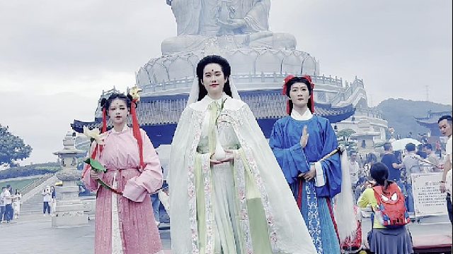 这一次，周末陪着家人朋友来东莞观音山踏青许愿，心想事成