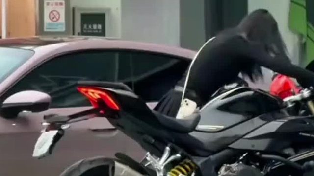 这动作确实很帅啊