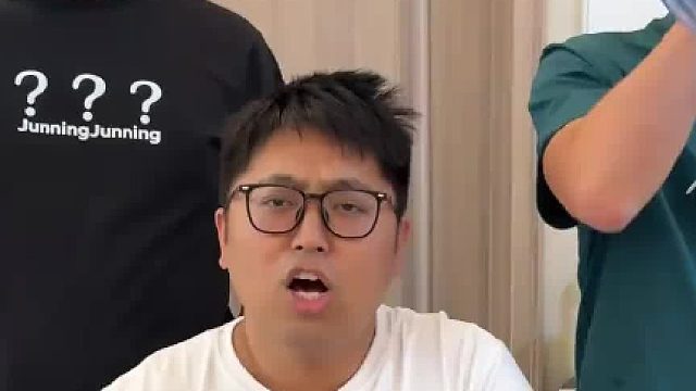 圣僧看起来挺会玩儿啊