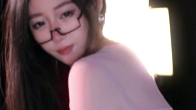 【金琳爱睡觉】可爱在性感面前一文不值