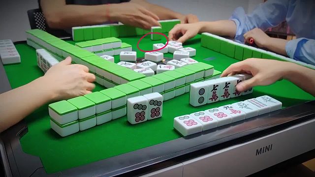 长春麻将实战牌局分享_野王重现江湖 又菜又爱浪