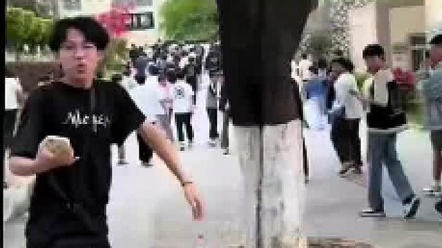 下课了整蛊一下同学