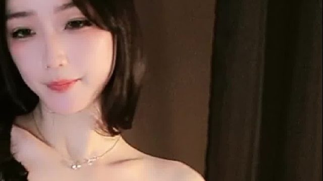 【刘钞钞cc】这穿搭诱惑到你了吗