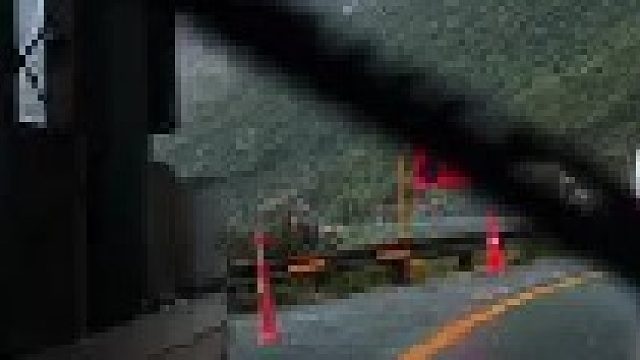 米尔福德海峡是新西兰最潮湿的有人居住地，也是世界上最潮湿的地方之一。