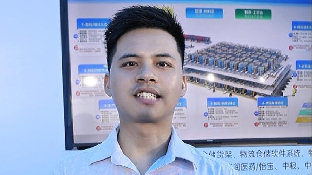 顺力智能软件开发师肖迎午介绍了，搭载“AI决策”和“AI预判性运维”