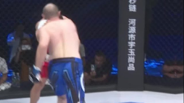 龙三格斗环球拳王巡回赛·广州站拉马赞VS钟振杰