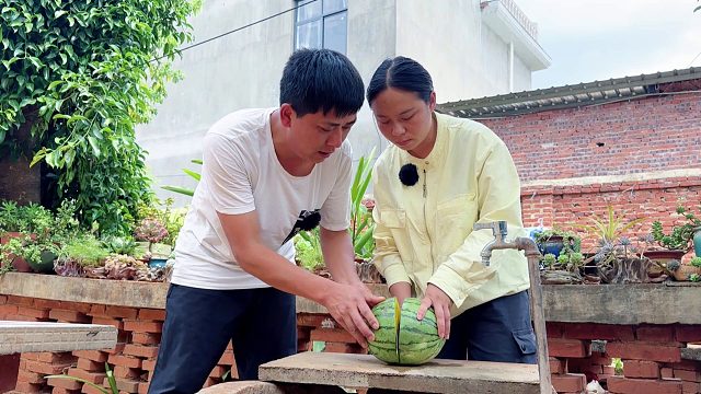 老公花6块买西瓜，拿回家媳妇切开一看，不料直接傻眼了